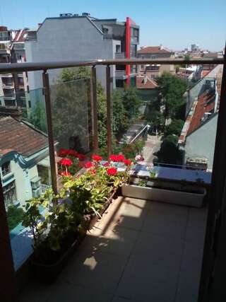 Гостевой дом Central City Rooms София Двухместный номер Делюкс с 1 кроватью и балконом-12