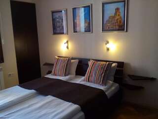 Гостевой дом Central City Rooms София Двухместный номер Делюкс с 1 кроватью и балконом-23